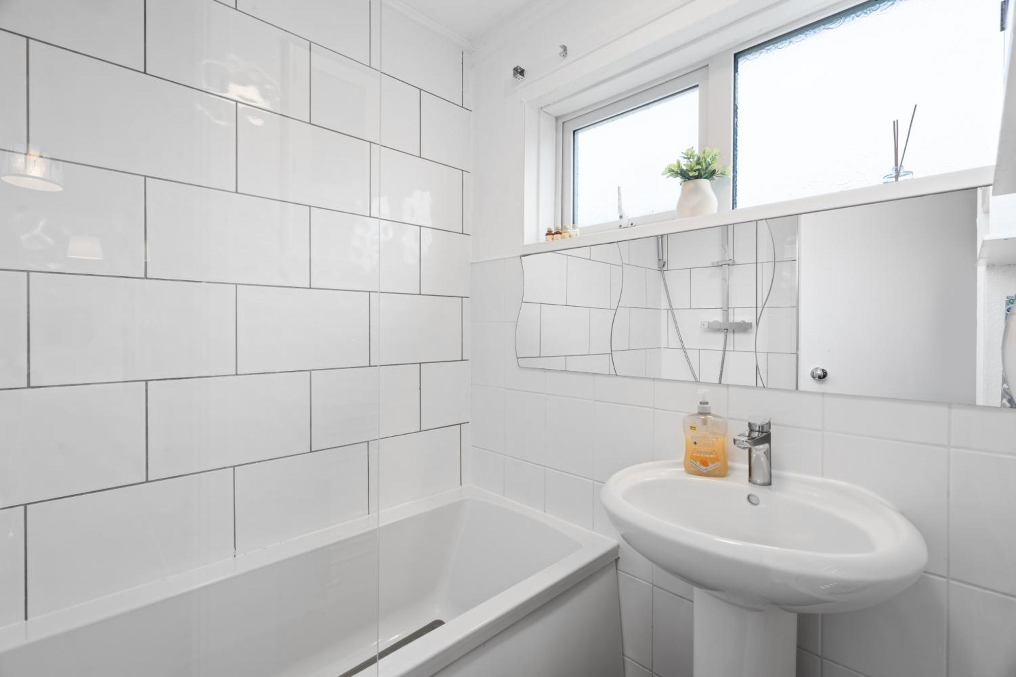 A Charming 3 Bed Home Next To Nec And Birmingham International Airport Marston Green Exterior foto